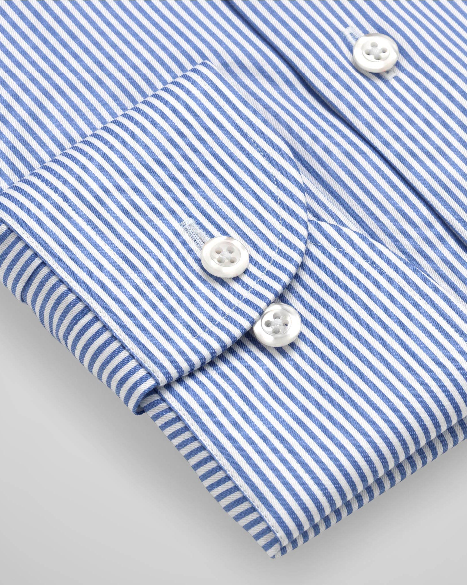 The Lawyer 4.0 | Mellomblå stripe